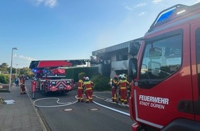 Feuerwehr D&uuml;ren: FW D&uuml;ren: Wohnungsbrand in D&uuml;ren - Zwei Personen von Balkon gerettet