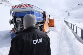 Designwerk. Press release Snow plow endurance test in the Swiss Alps