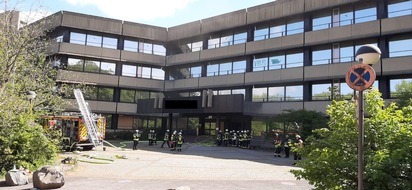 Feuerwehr Wetter (Ruhr): FW-EN: Wetter - zwei Brandeinsätze fordern die Freiwillige Feuerwehr am Dienstag