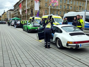 POL-D: &quot;Car-Freitag&quot; - Polizei Düsseldorf zeigt Rot für Raser, Poser und illegales Tuning - Dutzende Fahrzeuge kontrolliert