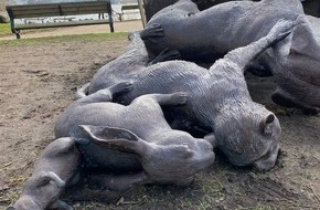 SOKO Tierschutz e.V.: Brutaler Angriff auf Mahnmahl / Unbekannte versuchen Hamburger Stadtmusikanten zu zerstören