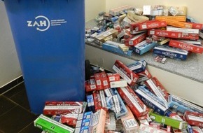 Polizeiinspektion Hildesheim: POL-HI: Blaue Papiermülltonne wird Einbrechern zum Verhängnis