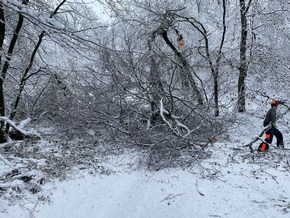 FW-EN: Schneefall sorgt für eine Vielzahl von Einsätzen bei der Hattinger Feuerwehr