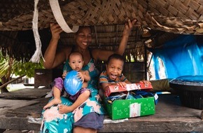 Samaritan's Purse e. V.: "Weihnachten im Schuhkarton&reg;" erreicht mehr als zehn Millionen Kinder / Weltweit wurden rund 10,6 Millionen P&auml;ckchen gepackt (FOTO)