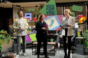 BLM Bayerische Landeszentrale für neue Medien: Bayerische Radiotalente gewinnen 'Mach Dein Radio Star' 2024 / Beste Beiträge auf MEDIENTAGEN MÜNCHEN ausgezeichnet