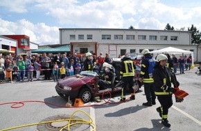 Feuerwehr Sprockhövel: FW-EN: Tag der offenen Tür beim Löschzug Haßlinghausen - Samstag rockt Smithy in Fahrzeughalle-