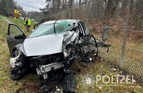 Polizeipräsidium Westpfalz: POL-PPWP: Frau bei Unfall schwer verletzt