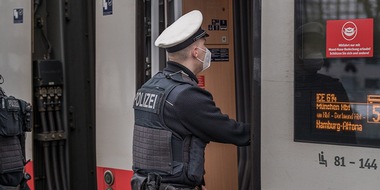 Bundespolizeiinspektion Kassel: BPOL-KS: Taschendiebe am Zug - Beim Einsteigen bestohlen