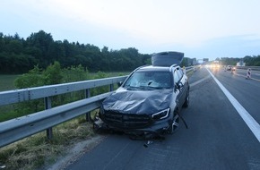 Polizeiinspektion Delmenhorst / Oldenburg - Land / Wesermarsch: POL-DEL: Autobahnpolizei Ahlhorn: Hoher Sachschaden bei Verkehrsunfall auf der Autobahn 1 im Bereich der Gemeinde Dinklage +++ Drei Personen leicht verletzt