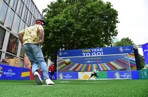 Hamburg Marketing GmbH: "One Year To Go" in Hamburg: In einem Jahr startet die Fußball-Europameisterschaft 2024