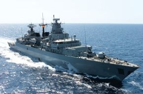 Presse- und Informationszentrum Marine: Fregatte "Bayern" wird Flaggschiff der Standing NATO Maritime Group 2
Flottillenadmiral Kähler übernimmt das Kommando (BILD)