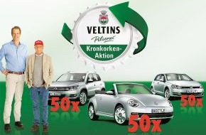 Brauerei C. & A. VELTINS GmbH & Co. KG: Niki Lauda und Florian König wecken Lust auf gewinnfreudige Veltins Kronkorken-Aktion 2013 (BILD)