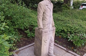Polizeiinspektion Hildesheim: POL-HI: Unbekannte besch&auml;digen erneut Oskar-Schindler-Skulptur an der Alfelder Stra&szlig;e