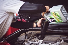 Oehler Web: Die 10 wichtigsten Wartungsarbeiten bei Ihrem Auto – Intervalle & Tipps zur sicheren Wartung