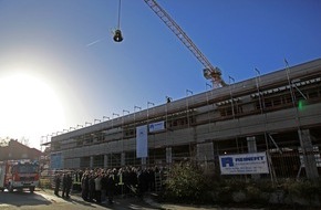 Feuerwehr Essen: FW-E: Feuerwehr Essen feiert Richtfest, der Rohbau für das neue Ausbildungszentrum steht