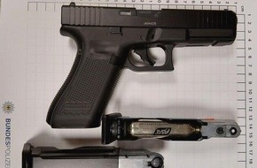 Bundespolizeidirektion Sankt Augustin: BPOL NRW: Bundespolizei Aachen stellt geladene Waffe auf der BAB4 sicher