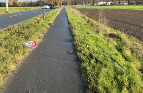 Polizeiinspektion Celle: POL-CE: Verkehrsunfallflucht / PKW zerlegt Verkehrszeichen - Fahrer flüchtet