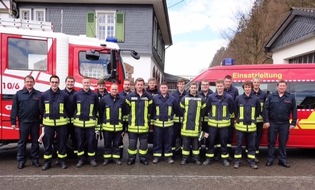 Feuerwehr Kirchhundem : FW-OE: Neue Sprechfunker in der Gemeinde Kirchhundem