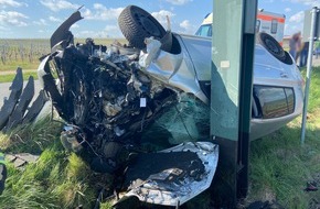 Polizeidirektion Neustadt/Weinstraße: POL-PDNW: Bad Dürkheim - Verkehrsunfall auf der Mannheimer Straße - Fahrer schwer verletzt