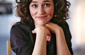 SAT.1: Alissa Jung spielt die weibliche Hauptrolle in der neuen Sat.1-Telenovela / ÂSchmetterlinge im BauchÂ (AT) wird ab Mai in Potsdam-Babelsberg gedreht