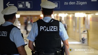 Bundespolizeidirektion M&uuml;nchen: Bundespolizeidirektion M&uuml;nchen: Bundespolizei ermittelt nach K&ouml;rperverletzung in S-Bahn / Gesch&auml;digter erkennt Tatverd&auml;chtigen wieder