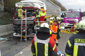 Feuerwehr Erkrath: FW-ME: Verkehrsunfall mit eingeklemmter Person auf der BAB 3