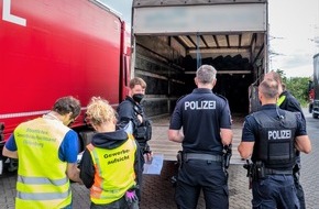 Polizei Braunschweig: POL-BS: Interdisziplinäre Kontrollaktion von Abfalltransporten: "Schwarze Schafe der Branche" wurden gezielt herausgefiltert, Straf- und Bußgeldverfahren eingeleitet