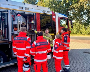FW-OLL: Ausbildungstag der Johanniter-Auszubildenden bei der Feuerwehr Großenkneten