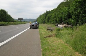 Polizeipräsidium Trier: POL-PPTR: Verfolgungsfahrt mit hohem Sachschaden und drei leichtverletzten Personen