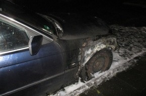 Polizei Hagen: POL-HA: Reifen an älterem BMW in Brand gesetzt - Polizei sucht Zeugen