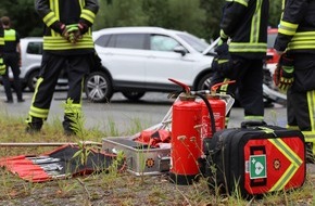 Freiwillige Feuerwehr Hambühren: FW Hambühren: Verkehrsunfall auf L310 fordert in Gemeinde Hambühren drei Schwerverletzte / Großaufgebot an Rettungskräften im Einsatz