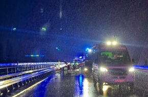 Feuerwehr Neuss: FW-NE: Verkehrsunfall auf der Fleher Brücke | Unfallfahrzeug alarmierte Feuerwehr via eCall
