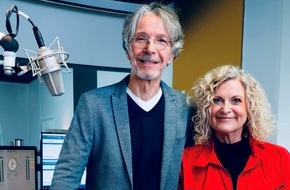 HR Hessischer Rundfunk: Nicht allein unterm Baum - "Das Ausgehspiel" in hr1 mit Susanne Fröhlich und Klaus Reichert