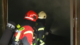 Feuerwehr Heiligenhaus: FW-Heiligenhaus: Privatsauna ging in Flammen auf (Meldung 18/2016)