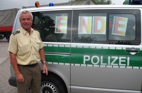 Polizeidirektion Göttingen: POL-GOE: (223/2007) Nach 40 Jahren auf der Autobahn - Polizeioberkommissar Klaus-Peter Mandel in den Ruhestand verabschiedet