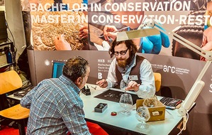 Berner Fachhochschule (BFH): Zukünftige Konservatoren und Restauratorinnen zeigen live ihr Handwerk