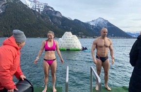 Achensee Tourismus: Mit allen Wassern gewaschen: 21. Silvesterschwimmen in Pertisau