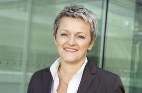 Mestemacher GmbH: BioFach Messe 2013: Renate Künast im Gespräch mit Prof. Dr. Ulrike Detmers, Bio-Bäckerei Mestemacher Gütersloh  / IST BIO WIRKLICH GESÜNDER? (BILD)