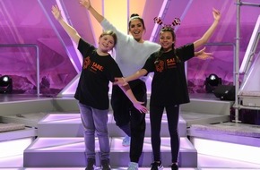 KiKA - Der Kinderkanal ARD/ZDF: Nürnberger Team gewinnt bei großer "KiKA LIVE Adventsshow" / Sabel Realschule holt gemeinsam mit Clarissa Corrêa da Silva und Ralph Caspers den Sieg