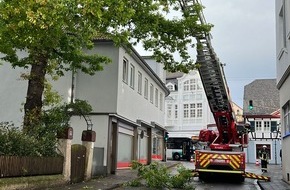 Freiwillige Feuerwehr Bad Honnef: FW Bad Honnef: Sturmböen sorgen für 13 Einsätzen der Feuerwehr