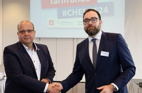 Chemieverbände Rheinland-Pfalz: Chemie-Tarifrunde: Standort schützen in schwerer Strukturkrise