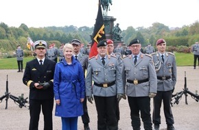 Territoriales Führungskommando der Bundeswehr: Landeskommando Mecklenburg-Vorpommern bekommt neue Führung / General Uwe Nerger wird verabschiedet und mit Ulrich Reineke übernimmt erstmalig ein Admiral die Führung eines Landeskommandos