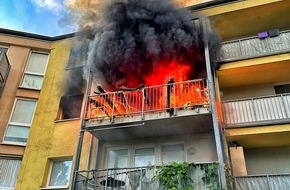 Feuerwehr Neuss: FW-NE: Wohnung in Vollbrand | Zwei Personen verletzt | NINA Meldung wegen Geruchsbelästigung im Stadtgebiet Neuss