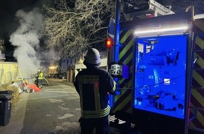 Feuerwehr Moers: FW Moers: Brand mehrerer Müllbehälter in der Innenstadt