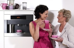 Miele & Cie. KG: IFA-Thema: Einbau-Kaffeevollautomaten verbinden Lifestyle und Genuss Barista für zuhause