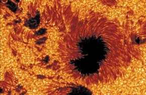NATIONAL GEOGRAPHIC DEUTSCHLAND: Neue Bilder von der Sonne / Bald Vorhersagen für Weltraumwetter?