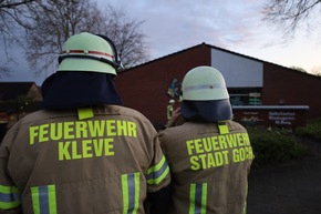 FW-KLE: Löschgruppen Kessel und Reichswalde übten im St.-Anna-Kindergarten / Gemeinsame Pressemitteilung der Feuerwehren Goch und Kleve