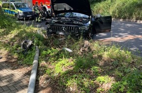 Feuerwehr Norderstedt: FW Norderstedt: In de Tarpen - Einsatz nach eCall-Auslösung