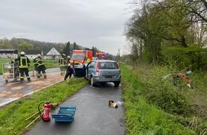 Freiwillige Feuerwehr Königswinter: FW Königswinter: Verkehrsunfall auf Pleistalstraße in Oberscheuren