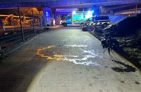 Kreispolizeibeh&ouml;rde Rhein-Kreis Neuss: POL-NE: Pedelecfahrer rutscht auf &Ouml;llache aus und verletzt sich - Polizei ermittelt